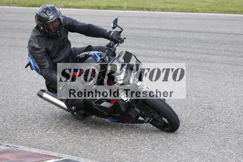 /Archiv-2025/09 22.04.2025 Cornu Master School ADR/rot-rouge/35